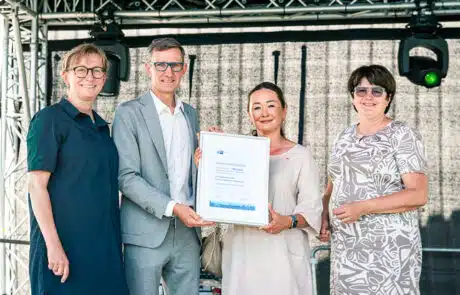 4Redner_auf_der_Bühne