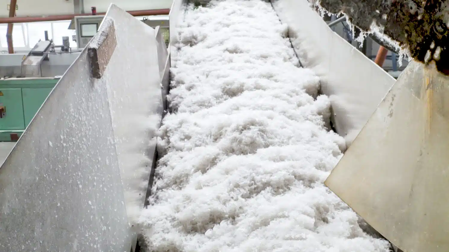 Raw materials - shredded film residues on the web