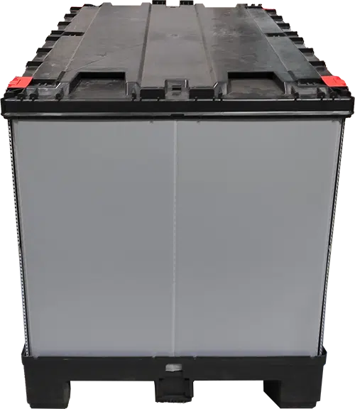 stapelbare Mehrwegbox A grey folding reusable box with a black lid and base, standing on a pallet. These boxes are provided by DEBATIN, and can be used for efficient collection and stacking of materials such as the mailing bags used for sample transportation, prior to recycling.