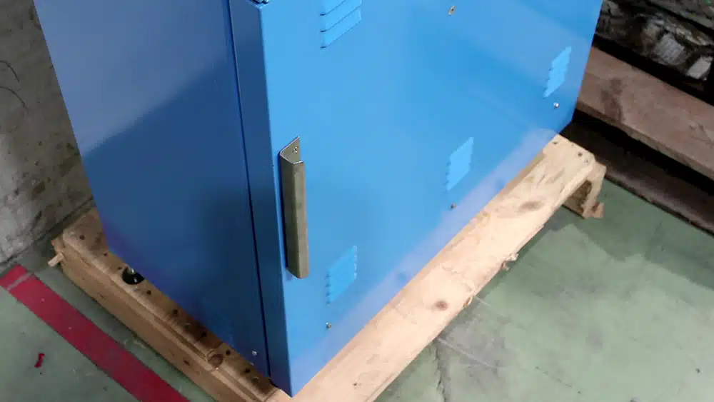 Compact – the recycling baler stands comfortably on a Euro-pallet